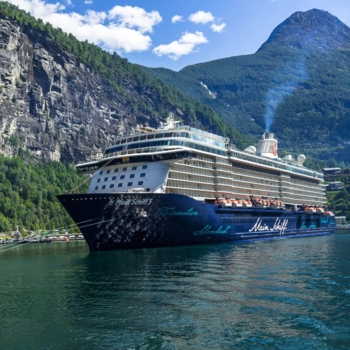 TUI Cruises Mein Schiff 3 quadrat Norwegen Fjord Foto iStock Font 83